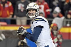 チャージャーズ 逆転でプレーオフへ Nfl 写真 Ap 日本経済新聞 チャージャーズ 逆転でプレーオフへ Nfl 写真 Ap 日本経済新聞