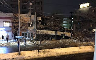 16日午後8時38分に撮影された、爆発直後の札幌市豊平区の現場付近（住民提供）=共同