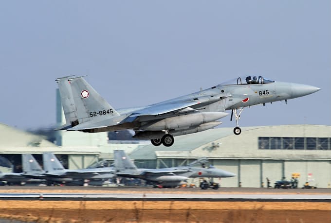 旧型f15を米に売却検討 政府 装備品調達の財源に 日本経済新聞
