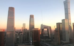 中国の大都市ではなお建築ブームが続くが…（北京）
