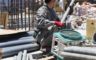 建設業界は4万人を上限に外国人の受け入れを進める(都内の建設現場)