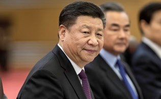 積極的な経済対策でも中国経済の減速は避けられそうにない(習近平国家主席)=ロイター 積極的な経済対策でも中国経済の減速は避けられそうにない(習近平国家主席)=ロイター
