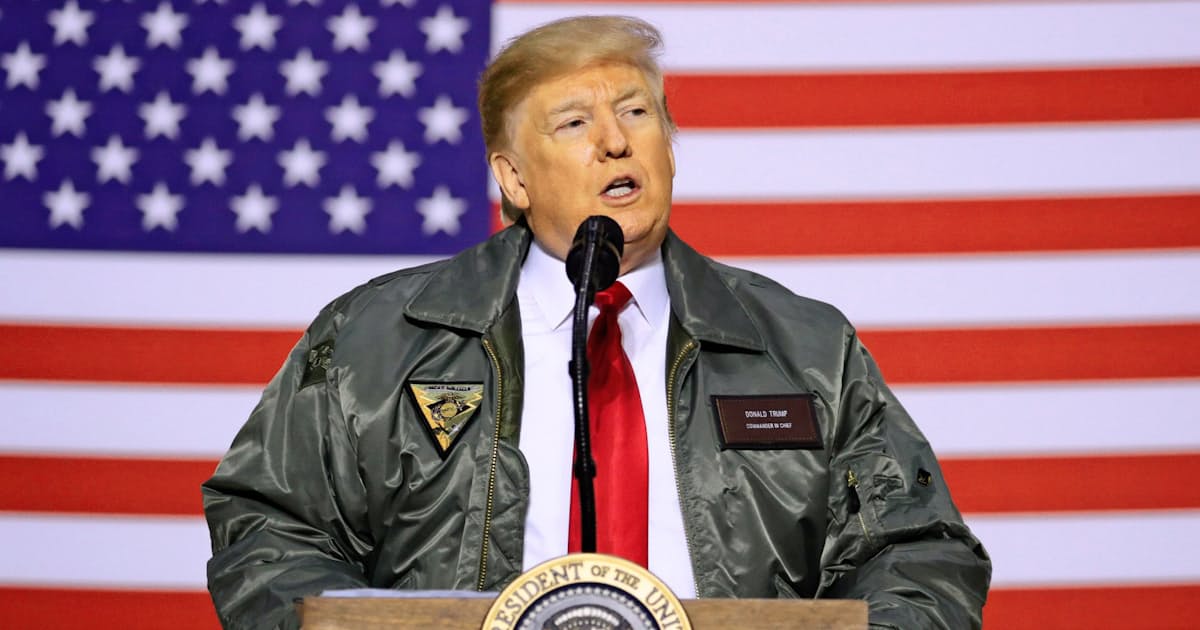 トランプ氏 イラク駐留継続を表明 米軍重視を演出 日本経済新聞 トランプ氏 イラク駐留継続を表明 米軍重視を演出 日本経済新聞