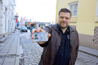 エストニアでは国民ＩＤで、ほとんどの行政手続きをオンライン上でできる