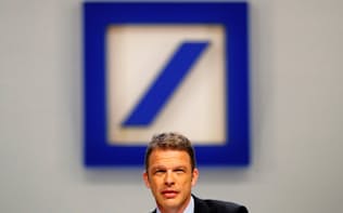 ゼービングCEOが率いるドイツ銀行は投資銀行部門を縮小しようとしていない=ロイター