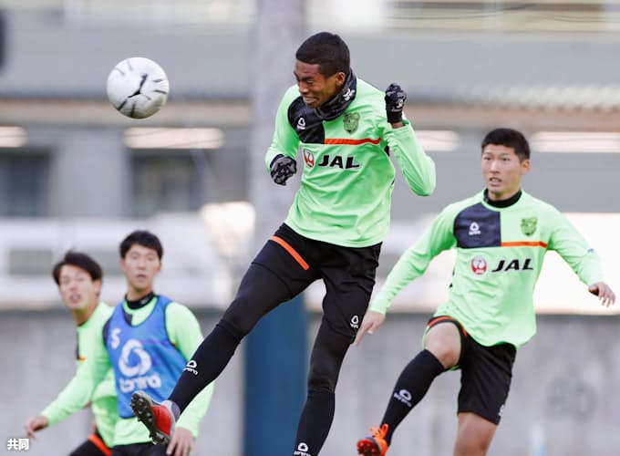 青森山田と流通経大柏が最終調整 高校サッカー14日決勝 日本経済新聞