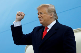 トランプ米大統領は中国との貿易協議に自信を示した=ロイター トランプ米大統領は中国との貿易協議に自信を示した=ロイター