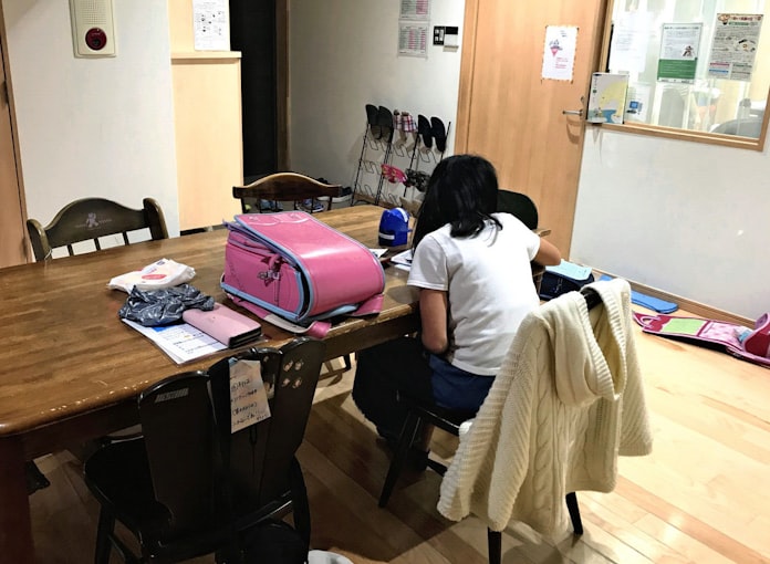 虐待の傷も受け止めて 児童養護施設で育つ子供たち 日本経済新聞 虐待の傷も受け止めて 児童養護施設で育つ子供たち 日本経済新聞