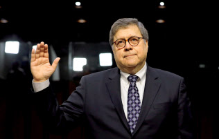 15日、米司法長官に指名されたバー氏は「ロシア疑惑の捜査は魔女狩りではない」と断言した(ワシントン)=ロイター 15日、米司法長官に指名されたバー氏は「ロシア疑惑の捜査は魔女狩りではない」と断言した(ワシントン)=ロイター