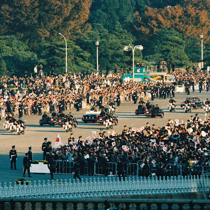 新天皇祝賀パレード 車両は センチュリー 日本経済新聞