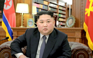 2019年の「新年の辞」を発表する北朝鮮の金正恩委員長=朝鮮中央通信・共同 2019年の「新年の辞」を発表する北朝鮮の金正恩委員長=朝鮮中央通信・共同