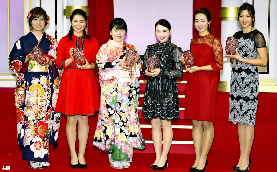 実力も人気も 女子ゴルフ 黄金世代 が新シーズン 日本経済新聞