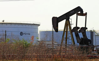 ベネズエラ国営石油会社(PDVSA)は米国の経済制裁の対象となった=ロイター ベネズエラ国営石油会社(PDVSA)は米国の経済制裁の対象となった=ロイター