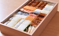 「二寸六分の懐石」といわれる吉野寿司（ずし）の箱ずし（大阪市中央区）