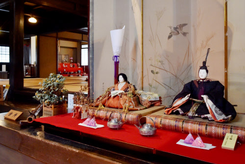 人形語る 近江商人の絆 商家の雛祭り もっと関西 日本経済新聞