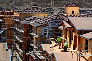 2月の米住宅建設業界景況感は2カ月連続で上昇した=ロイター 2月の米住宅建設業界景況感は2カ月連続で上昇した=ロイター