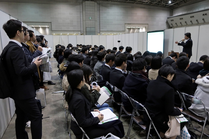 過半数の企業が 今年はgw前に内定出す 民間調査 日本経済新聞
