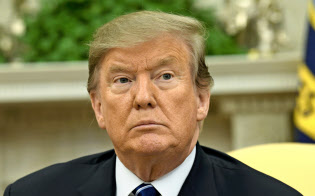 トランプ大統領は先進技術排除の見直しに言及した=AP トランプ大統領は先進技術排除の見直しに言及した=AP