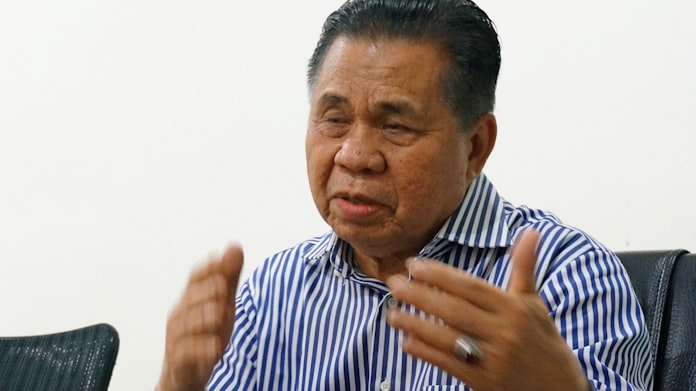 フィリピン暫定自治政府が発足 大統領 議員選定 日本経済新聞 フィリピン暫定自治政府が発足 大統領 議員選定 日本経済新聞