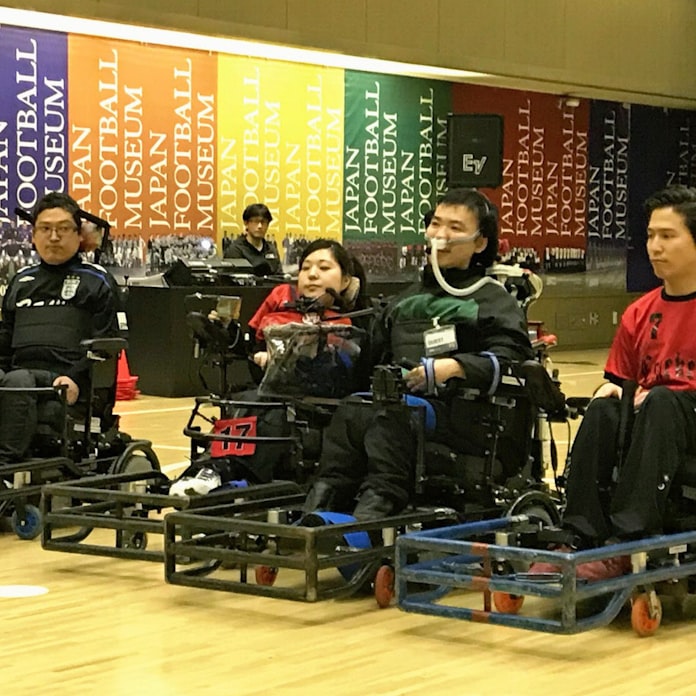 電動車椅子サッカーに人生懸ける選手たち 日本経済新聞 電動車椅子サッカーに人生懸ける選手たち 日本経済新聞