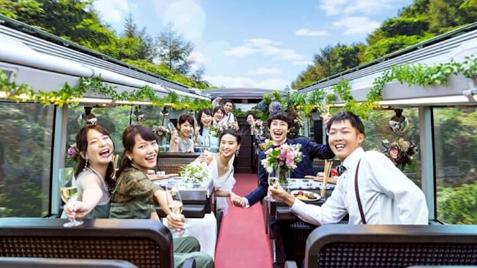 星野リゾート 軽井沢をバスで巡るウエディング 日本経済新聞 星野リゾート 軽井沢をバスで巡るウエディング 日本経済新聞