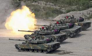 韓国・浦項で実施された米韓合同軍事演習(2017年9月)=聯合・共同 韓国・浦項で実施された米韓合同軍事演習(2017年9月)=聯合・共同