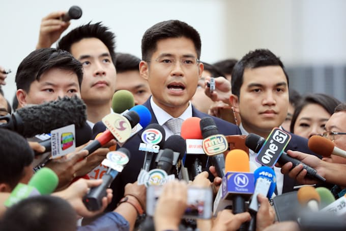 タイ憲法裁 王女擁立で解党命令 タクシン派に打撃 日本経済新聞