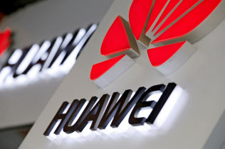 欧州諸国は米国政府とファーウェイの対立の板挟みになっている=ロイター 欧州諸国は米国政府とファーウェイの対立の板挟みになっている=ロイター