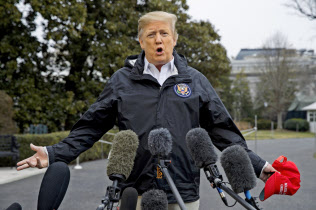 8日、トランプ米大統領はコーエン被告に対する批判を強めた(ワシントン)=AP 8日、トランプ米大統領はコーエン被告に対する批判を強めた(ワシントン)=AP
