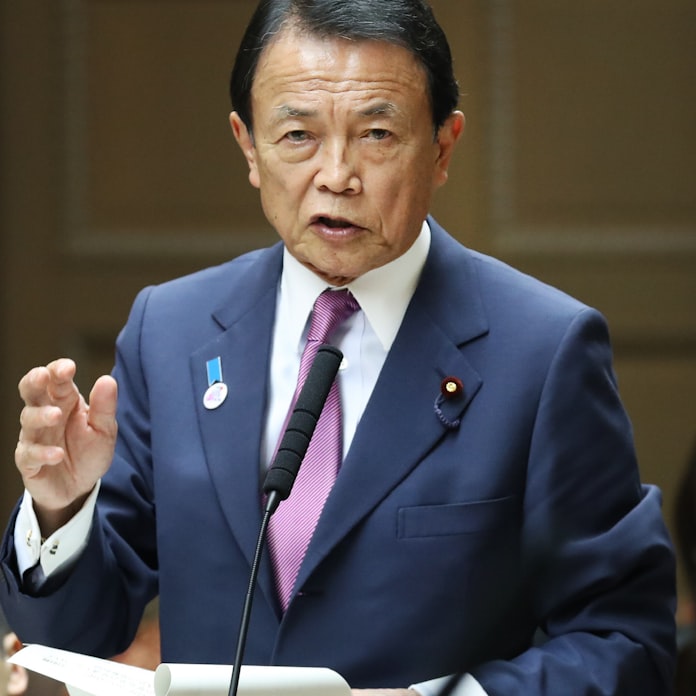 送金 ビザ発給停止を例示 麻生氏 韓国への報復措置 日本経済新聞