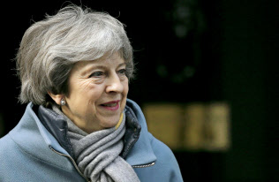 メイ首相は来週にもう一度、英・EUの離脱案を採決にかける意向だ=AP メイ首相は来週にもう一度、英・EUの離脱案を採決にかける意向だ=AP