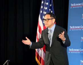 トヨタ社長 米国に残り続ける 米で貢献訴え 日本経済新聞 トヨタ社長 米国に残り続ける 米で貢献訴え 日本経済新聞