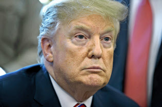 トランプ米大統領(ホワイトハウス)=AP トランプ米大統領(ホワイトハウス)=AP