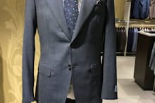 【写真2】ベルベストのスーツ。価格は28万7280円