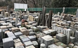 美匠が運営する「永代供養安置所」には5千基の墓石が並ぶ