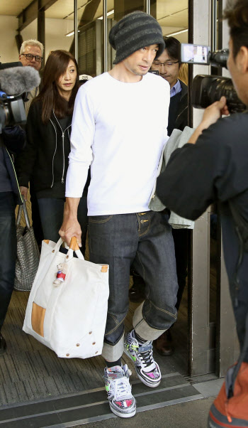 イチロー元選手 シアトルに到着 今後の予定は不明 日本経済新聞 イチロー元選手 シアトルに到着 今後の予定は不明 日本経済新聞