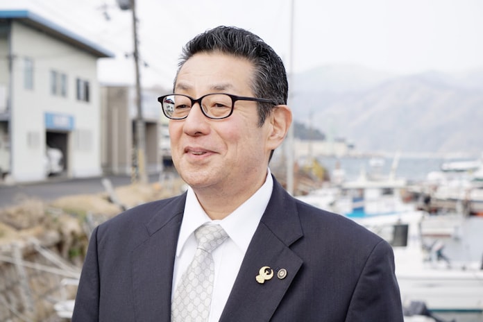 もっと深い淵へ 沖縄で見えたヤンキー再生の未来 日本経済新聞 もっと深い淵へ 沖縄で見えたヤンキー再生の未来 日本経済新聞