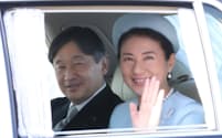 5月1日には皇太子さまが新天皇に即位し令和に改元される（2月24日午前、皇居を訪れた皇太子ご夫妻）=代表撮影