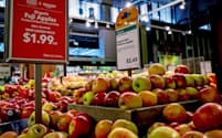 米アマゾン・ドット・コムは傘下の高級スーパー、ホールフーズ・マーケットで値下げを検討=ロイター