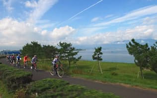 琵琶湖のほとりを自転車に乗って一周する「ビワイチ」