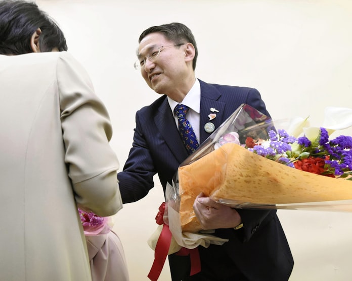 鳥取知事選 平井氏が4選 日本経済新聞