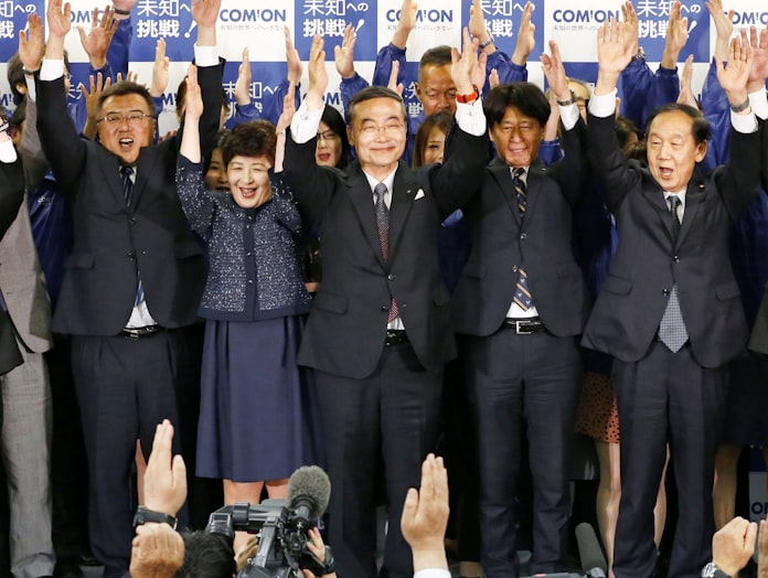 徳島知事選 飯泉氏が5選 保守分裂選挙を制す 日本経済新聞 徳島知事選 飯泉氏が5選 保守分裂選挙を制す 日本経済新聞