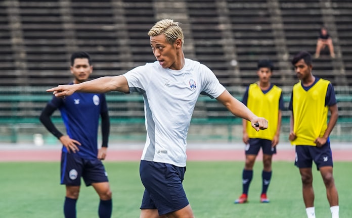 強いヤツの使命 本田圭佑 貧困と闘う 日本経済新聞 強いヤツの使命 本田圭佑 貧困と闘う 日本経済新聞