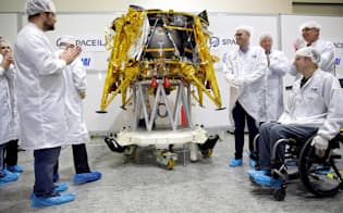 イスラエルの団体スペースILが開発した月面探査機=ロイター