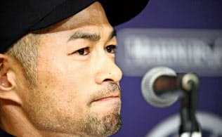 3月の引退記者会見の言葉にはイチローの正直な思いがこもっていた=共同 3月の引退記者会見の言葉にはイチローの正直な思いがこもっていた=共同