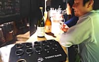 10種類を飲み比べ、スマホのアプリで好きな日本酒タイプを判定（東京・代官山のYUMMY SAKE COLLECTIVE）