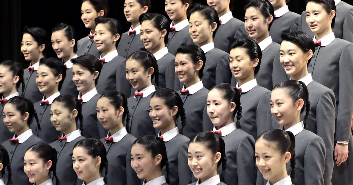 夢舞台へ40人が入学式 限りない芸の道進む 宝塚音楽学校 日本経済新聞 夢舞台へ40人が入学式 限りない芸の道進む 宝塚音楽学校 日本経済新聞
