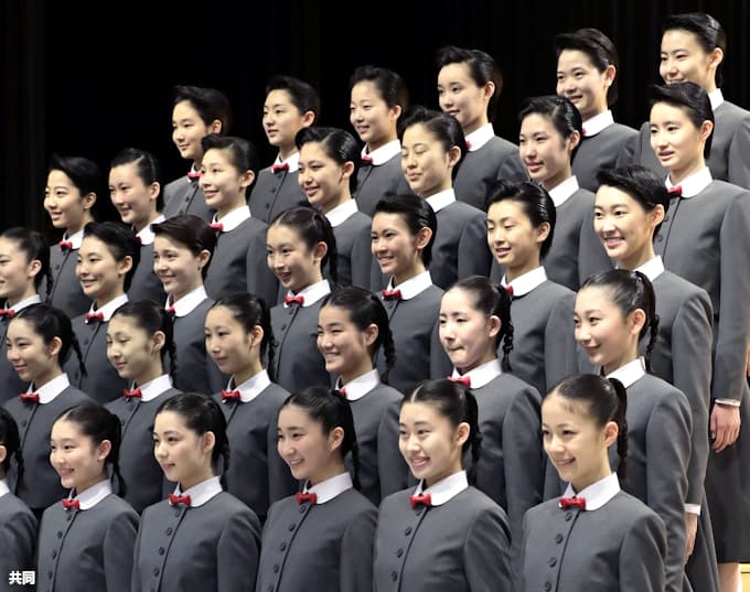夢舞台へ40人が入学式 限りない芸の道進む 宝塚音楽学校 日本経済新聞