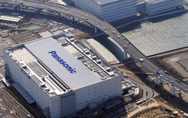 パナソニックの巨大プラズマパネル工場は物流施設に生まれ変わった(兵庫県尼崎市、2010年撮影)