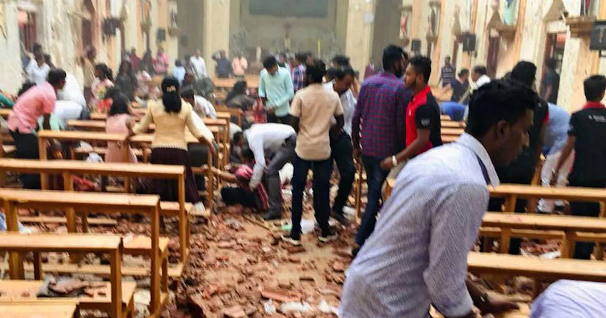 信者血まみれ 教会に悲鳴 連続テロ 現地邦人に衝撃 日本経済新聞